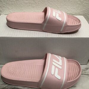 Fila slides